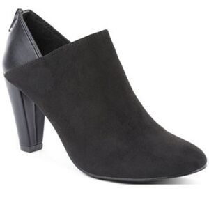XOXO Women's "Jamsey" black suede round toe booties sz 8.5M